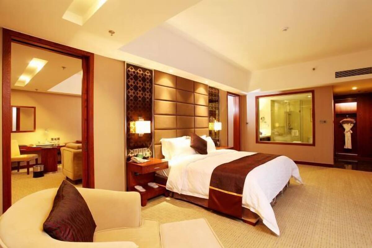 Tempat tidur bayi, internet, dan jam alarm