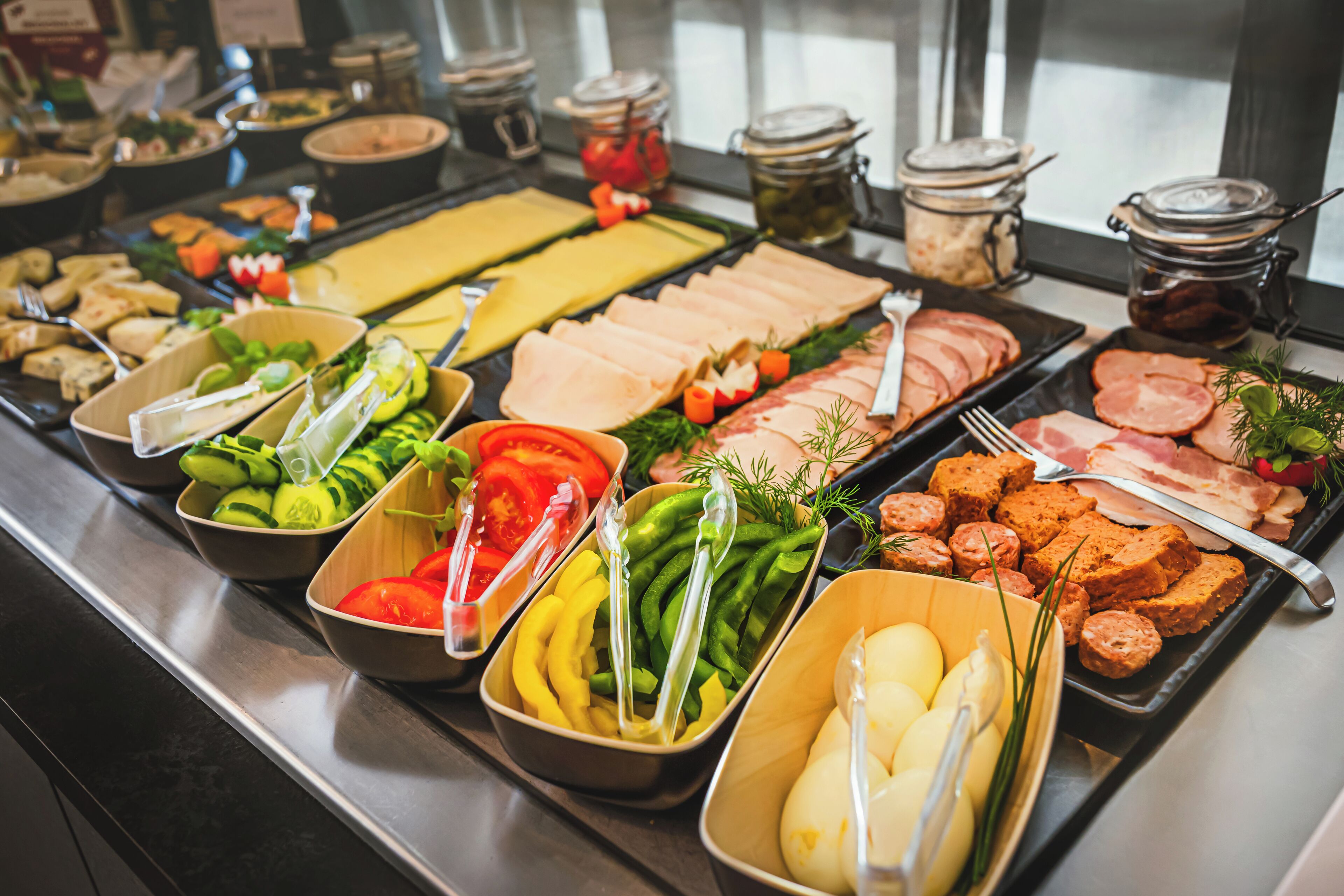 daily buffet breakfast (pln 50.00 per person)