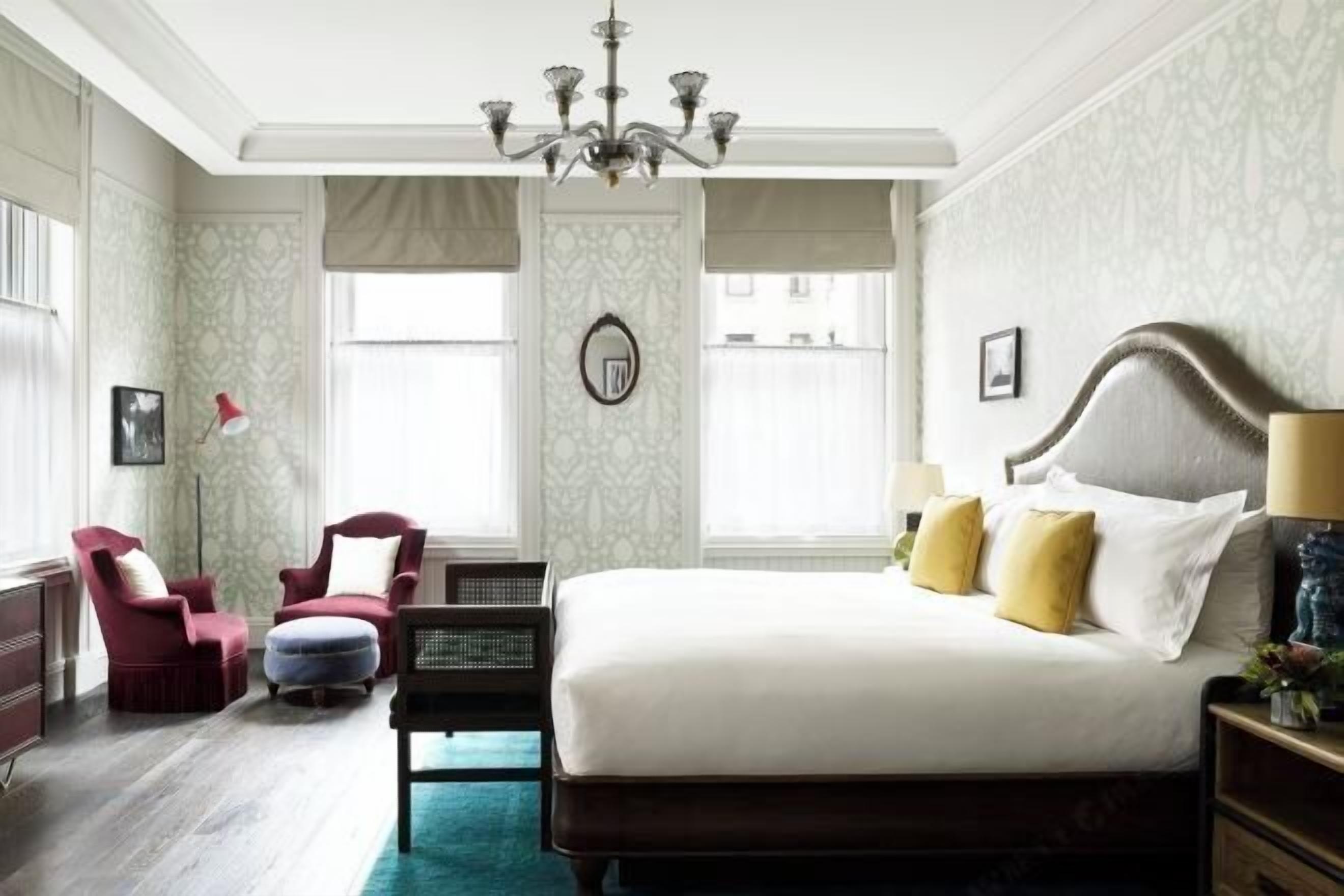 Ropa de cama de alta calidad y minibar 