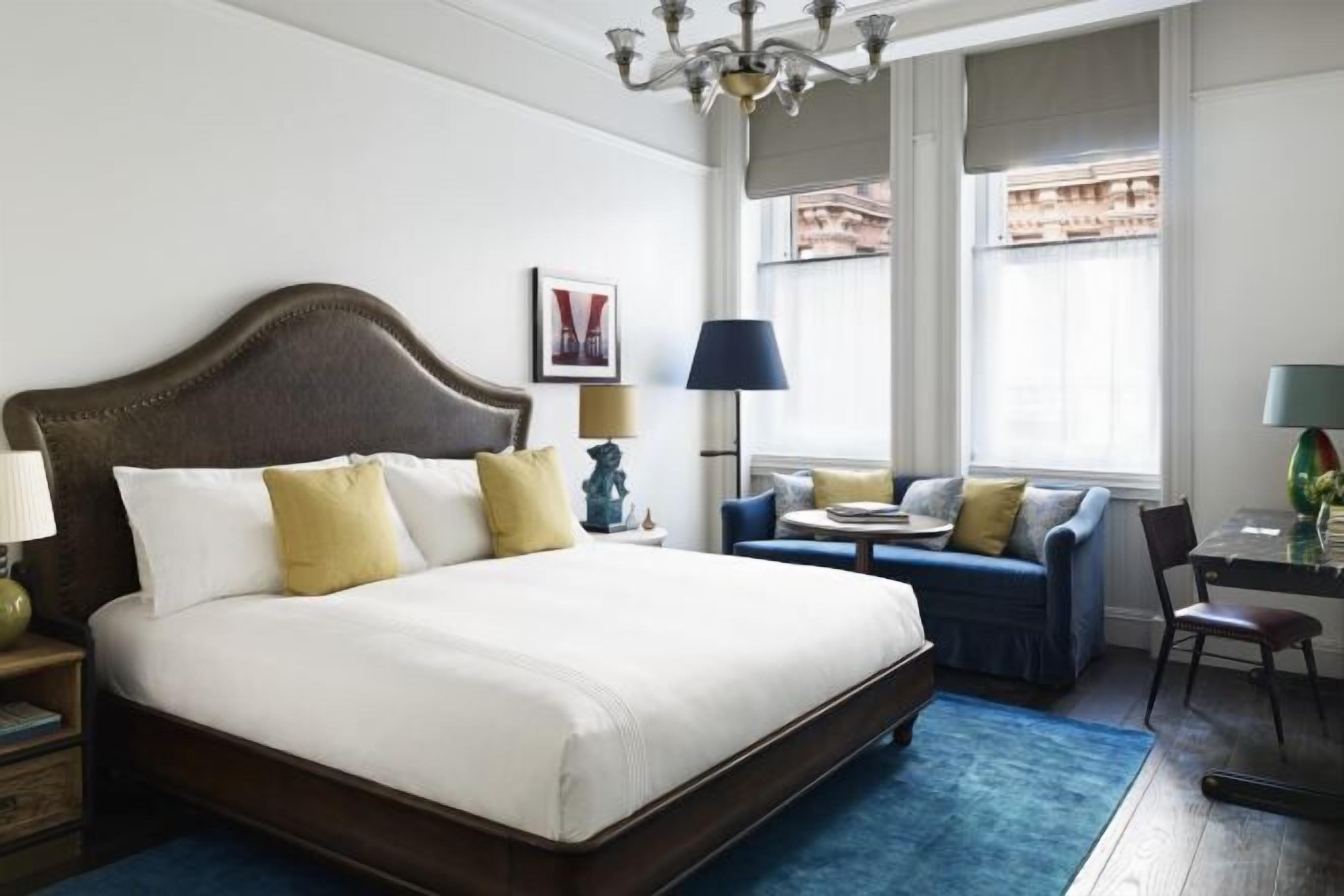 Ropa de cama de alta calidad y minibar 