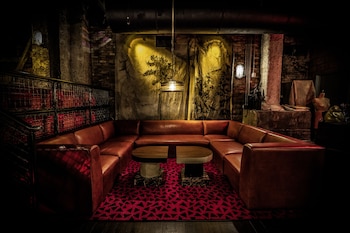 Serves breakfast, lunch, and dinner at The Beekman, A Thompson Hotel, by Hyatt