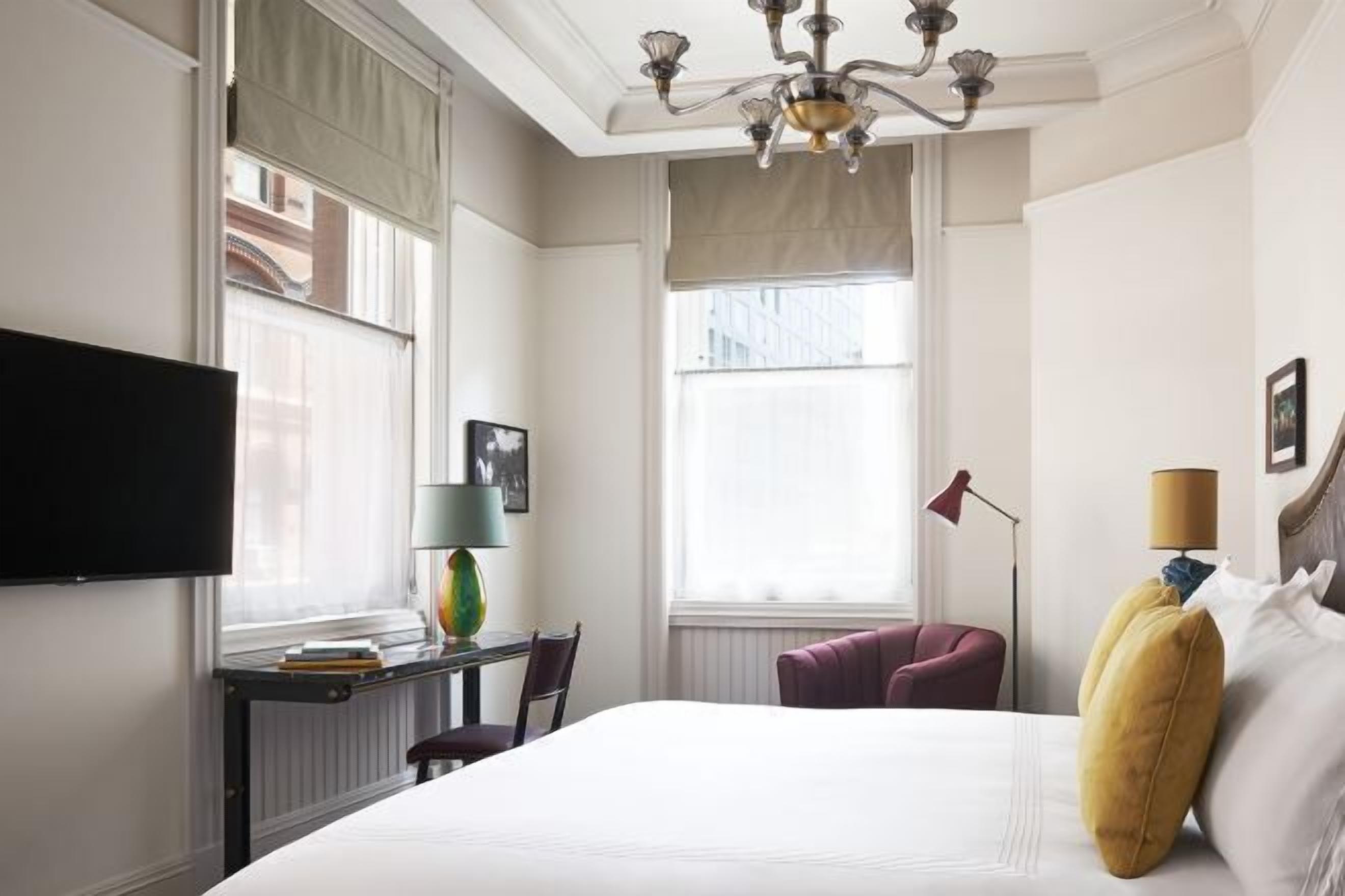 Ropa de cama de alta calidad y minibar 