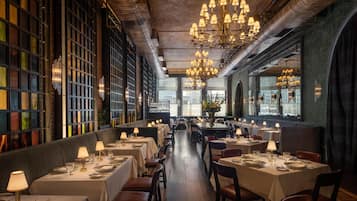 3 restaurants, breakfast, lunch, dinner served; American cuisine