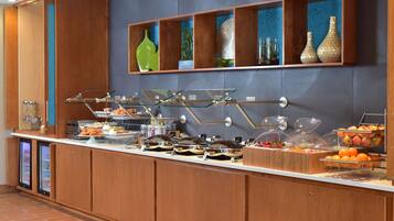 Tägliches inbegriffenes Frühstücksbuffet