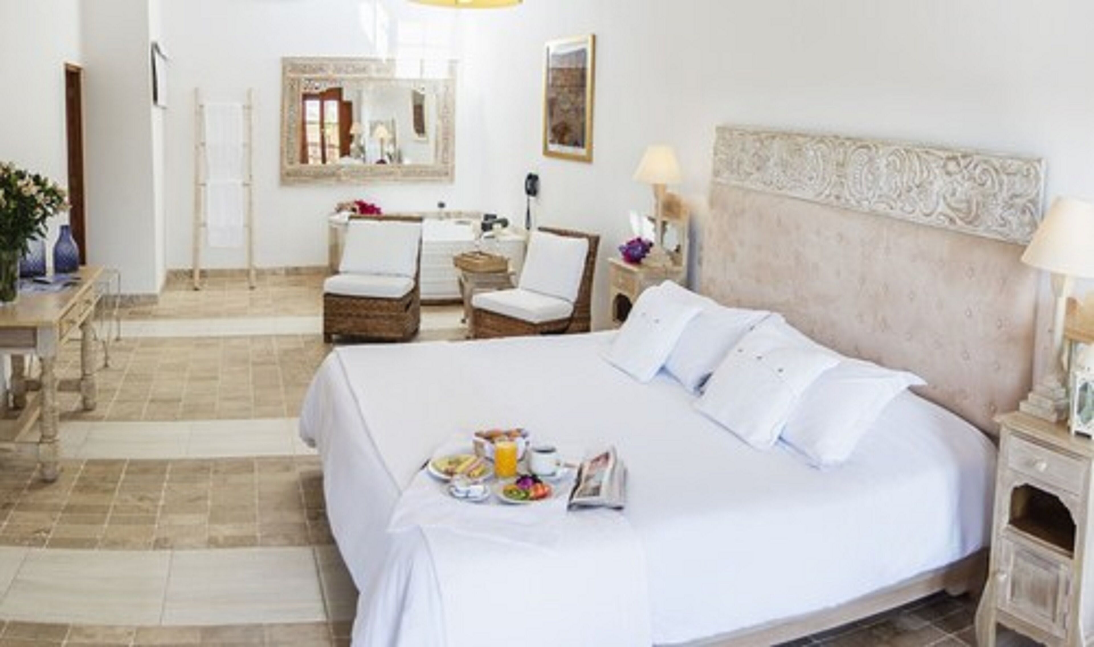 suite, 1 king bed | in-room safe, free wifi, bed sheets