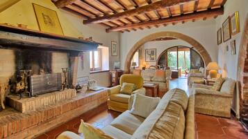 Panoramic Villa, 3 Bedrooms (Casale Giulio) | Living room