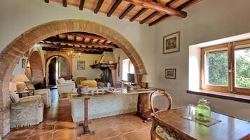 Panoramic Villa, 3 Bedrooms (Casale Giulio) | Living area
