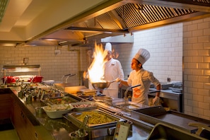 3 restaurants; breakfast, lunch and dinner served  - Side Sunport Hotel & Spa - All Inclusive (Manavgat)