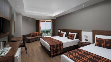 Sengetøy av topp kvalitet, minibar, safe på rommet og lydisolert