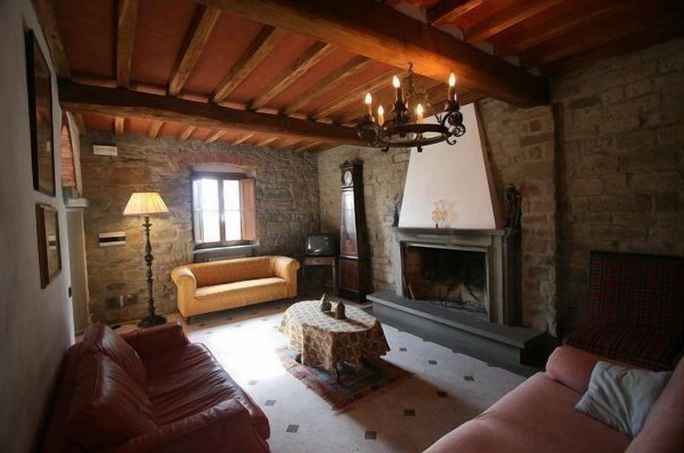 Panoramic Apartment, 4 Bedrooms (Villa) | Living room | TV, fireplace