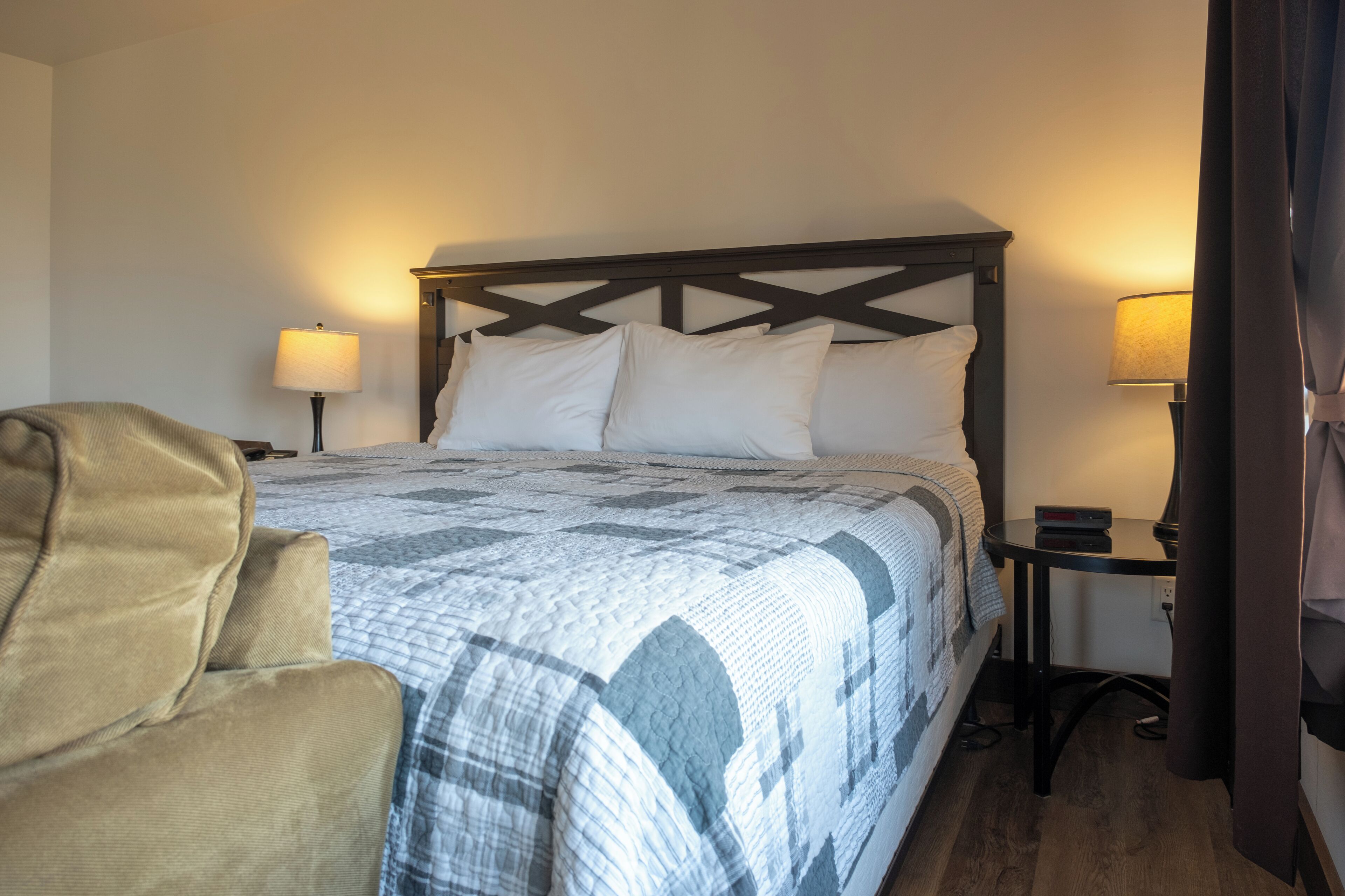 Romantic Cottage, Ocean View | Living area | Flat-screen TV