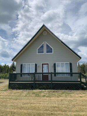 Front of property - Heron's Nest Cottages (Charlo)