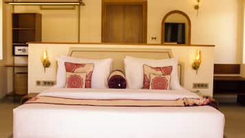 Palace tent suite | 1 bedroom, in-room safe, desk, iron/ironing board
