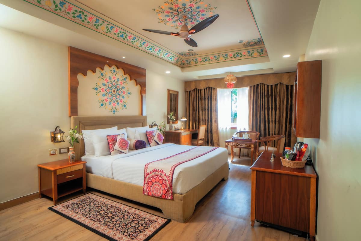Royal Room  | 1 bedroom, in-room safe, desk, soundproofing