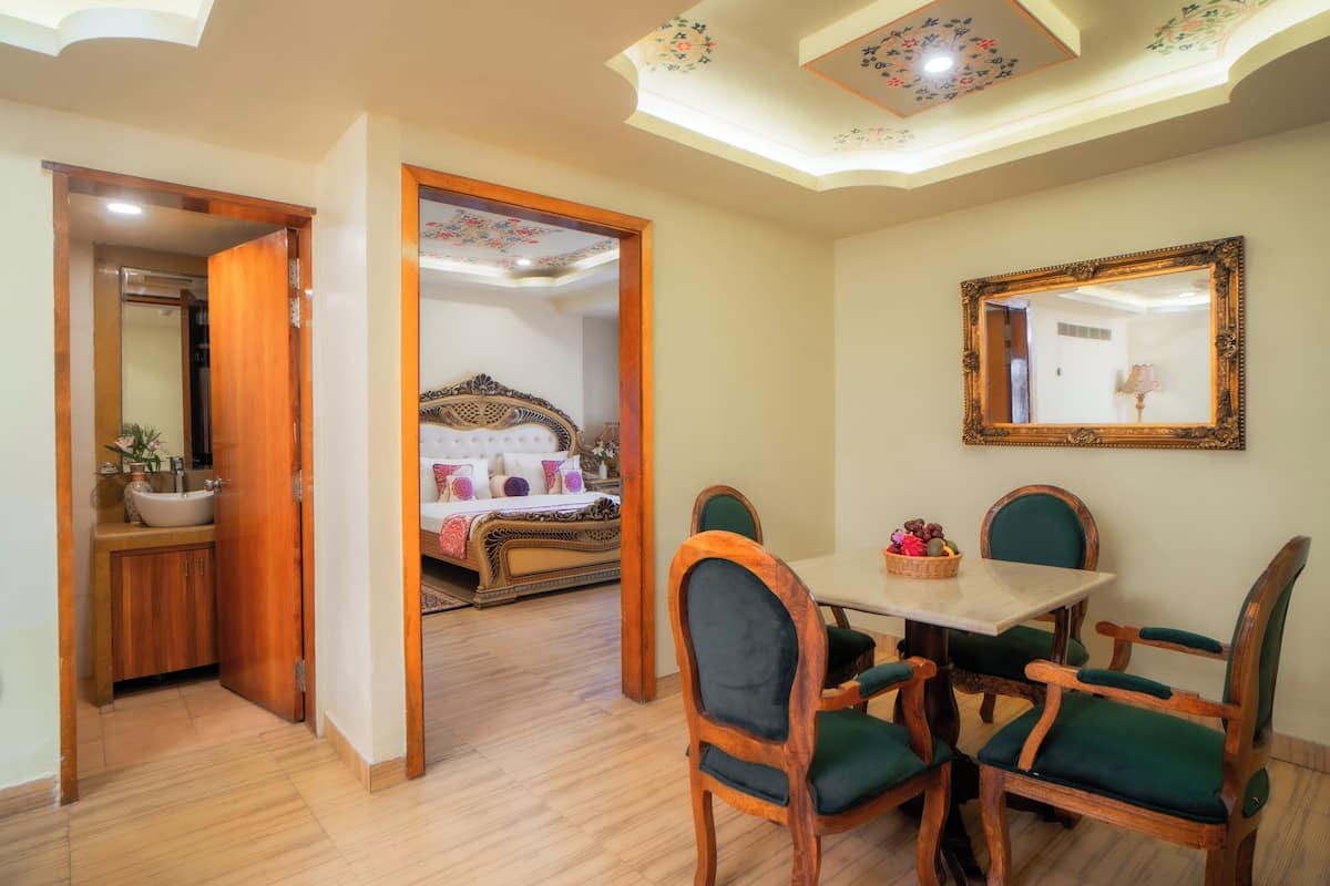 Royal Suite | 1 bedroom, in-room safe, desk, soundproofing