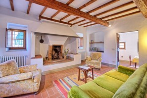 Apartment, 2 Bedrooms (Le Fonti 11) | Living area