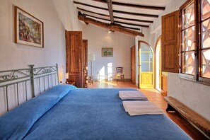 อพาร์ทเมนท์, 2 ห้องนอน (Le Fonti 10) | ตู้นิรภัยในห้องพัก, เปล/เตียงเด็กอ่อน, Wi-Fi ฟรี, ผ้าปูที่นอน