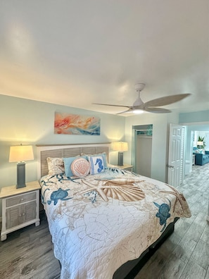 Apartment, 1 King Bed with Sofa bed, Kitchenette | Iron/ironing board, WiFi, bed sheets