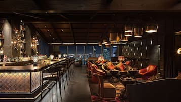 2 bars/lounges, poolside bar