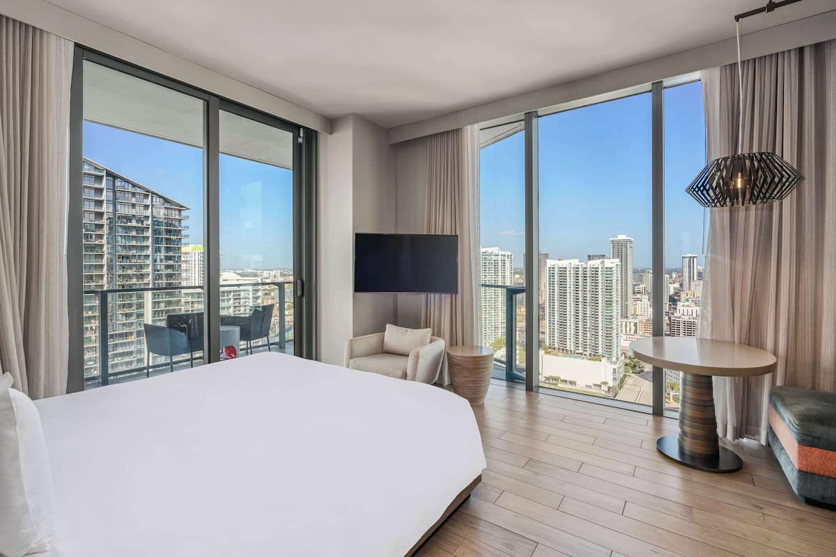 Premium bedding, minibar, in-room safe, soundproofing