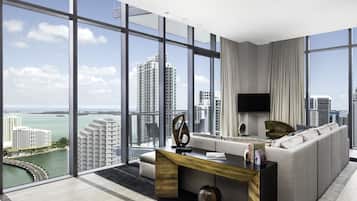 1 bedroom, premium bedding, minibar, in-room safe