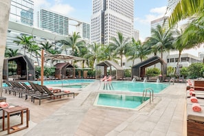 4 outdoor pools