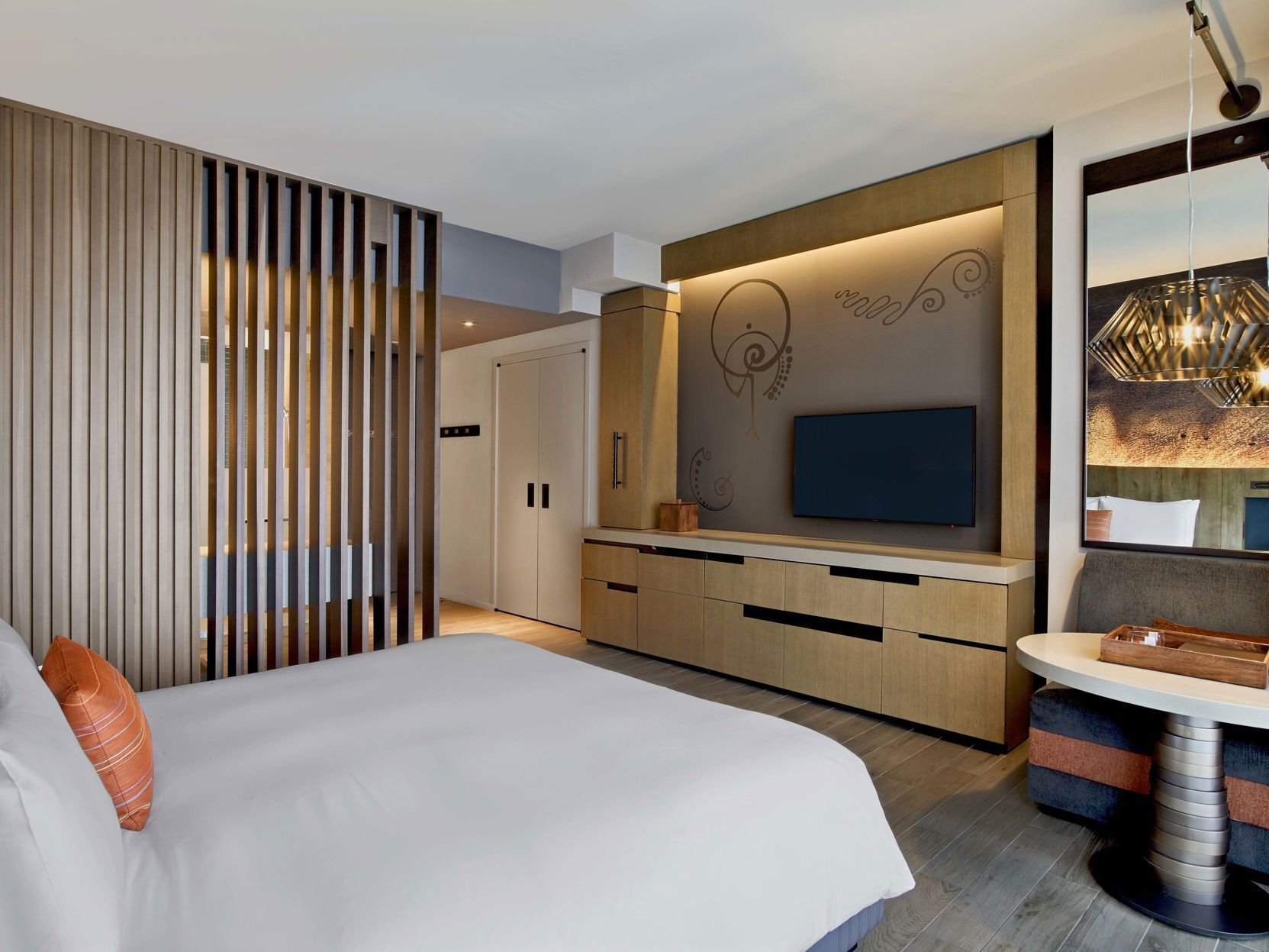Premium bedding, minibar, in-room safe, soundproofing