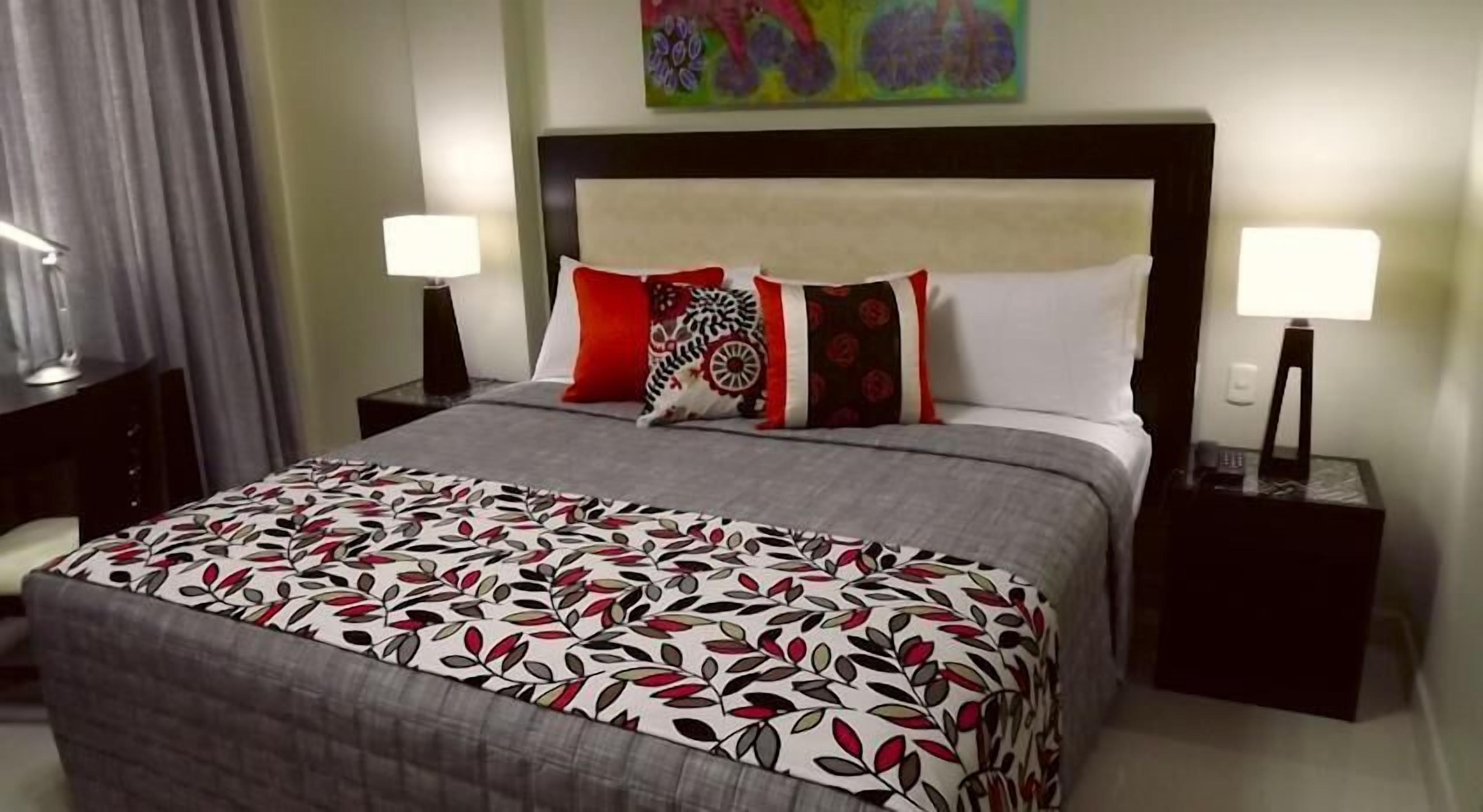 superior double room, jetted tub | minibar, in-room safe, desk, blackout curtains