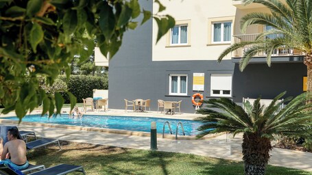 Cabot Tres Torres Apartamentos – Affordable hotel in Palma de Mallorca