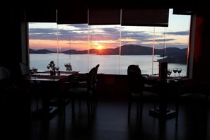 供应早餐(需付费)