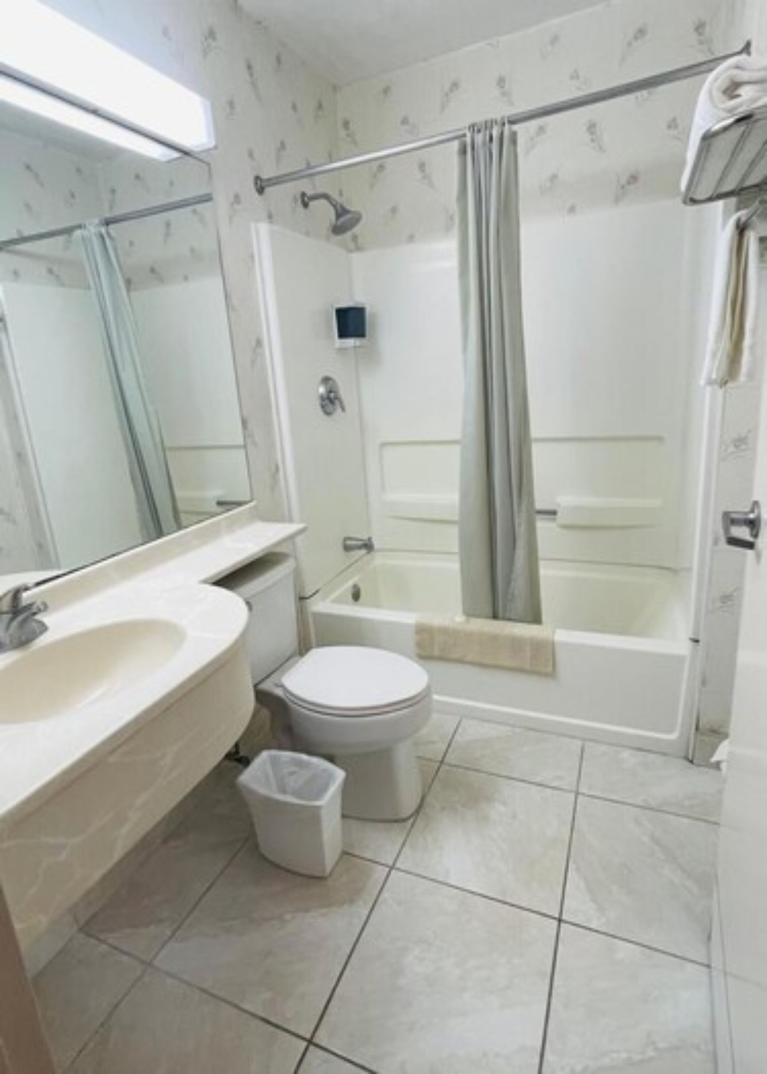 standard room | bathroom | towels