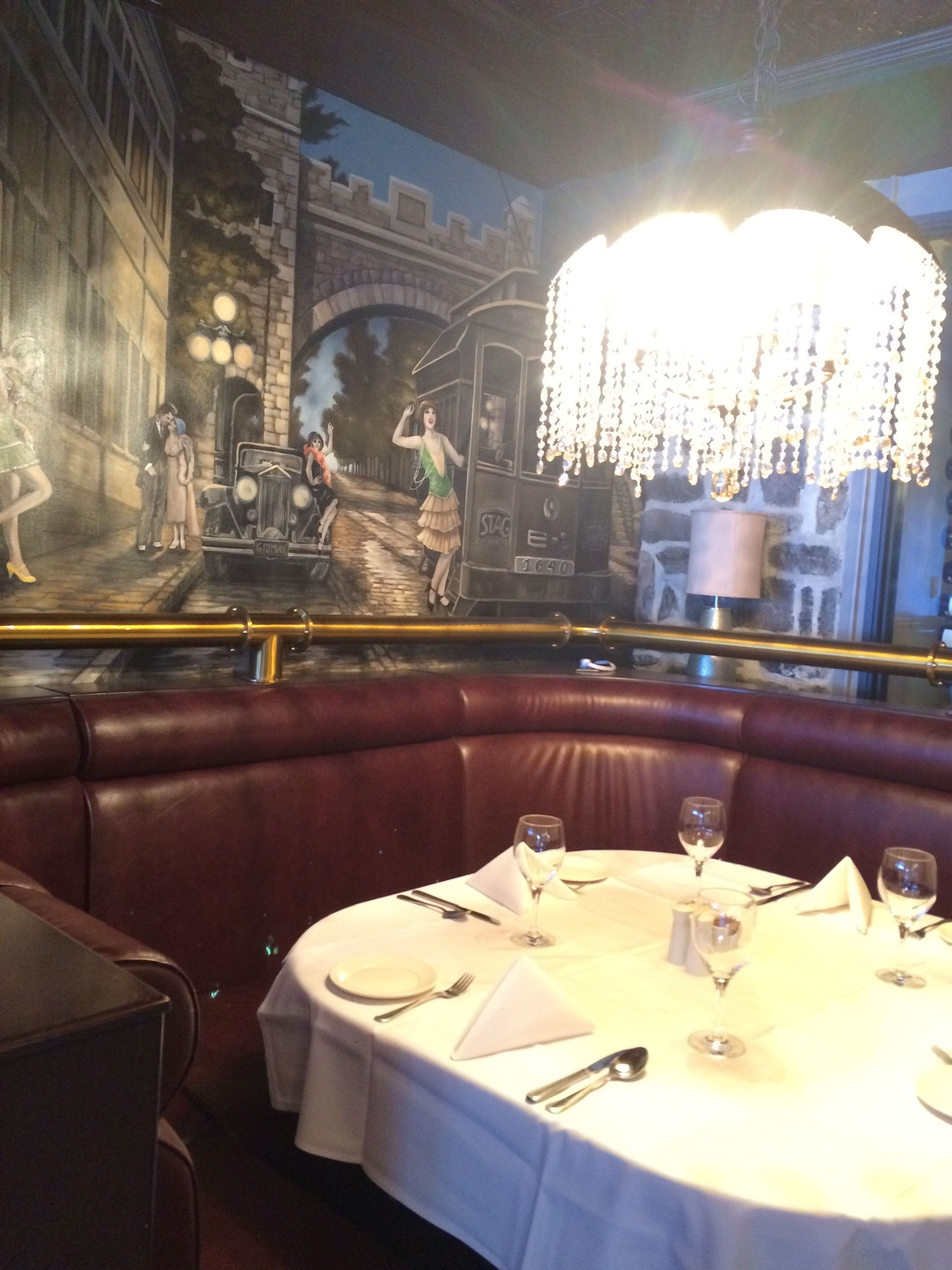 lunch and dinner served, garden views