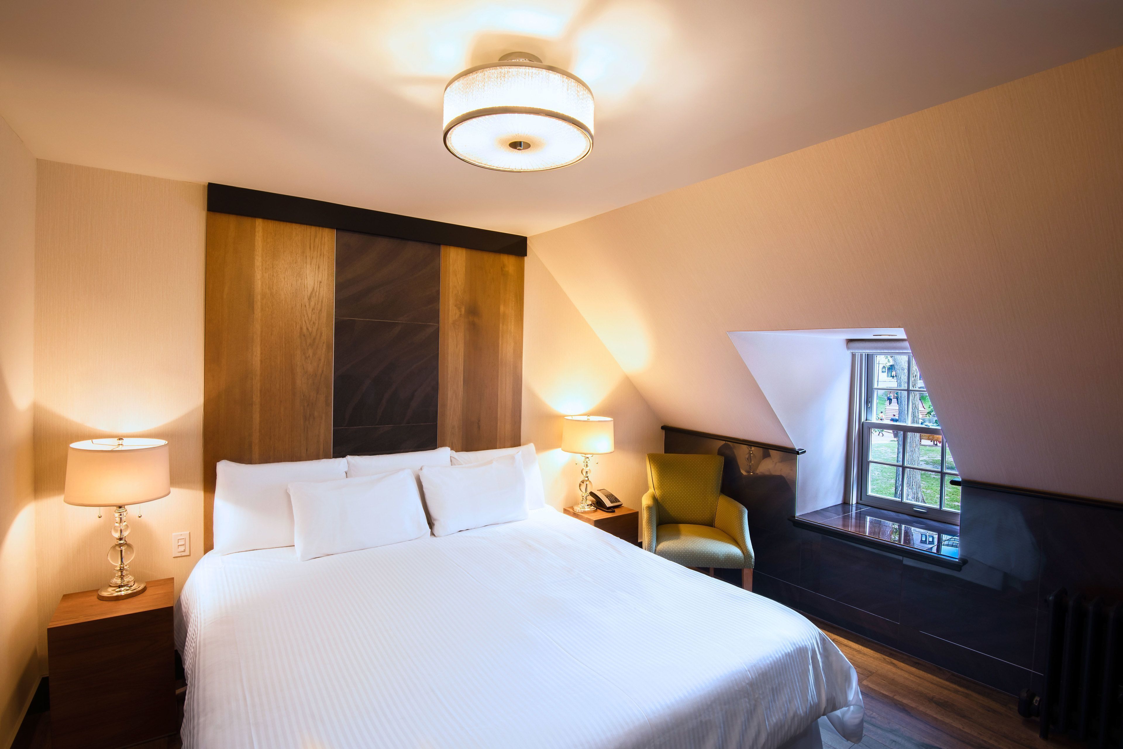 Bureau, rideaux occultants, fer et planche à repasser, Wi-Fi gratuit