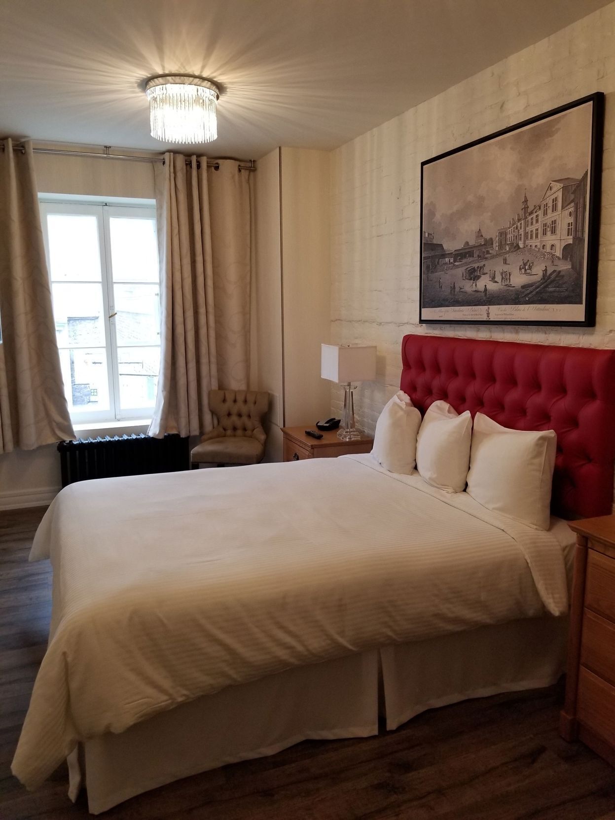 Bureau, rideaux occultants, fer et planche à repasser, Wi-Fi gratuit