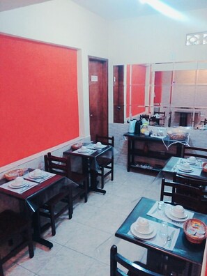 Café da manhã continental grátis todos os dias