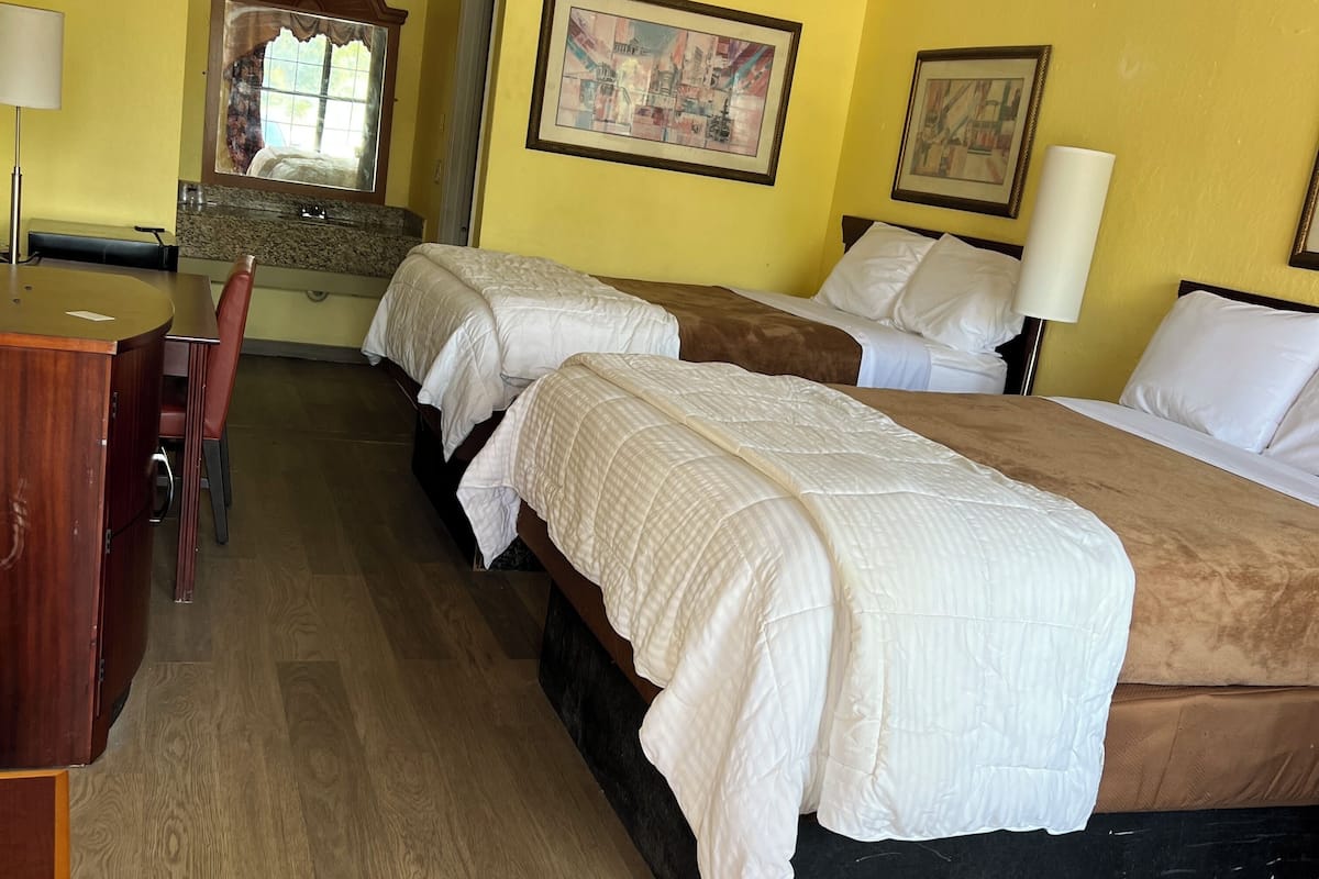 Room, 2 Queen Beds, Non Smoking