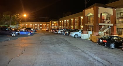 Budget Inn & Suites