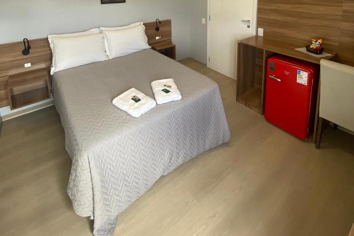 Desk, WiFi (free), bed sheets