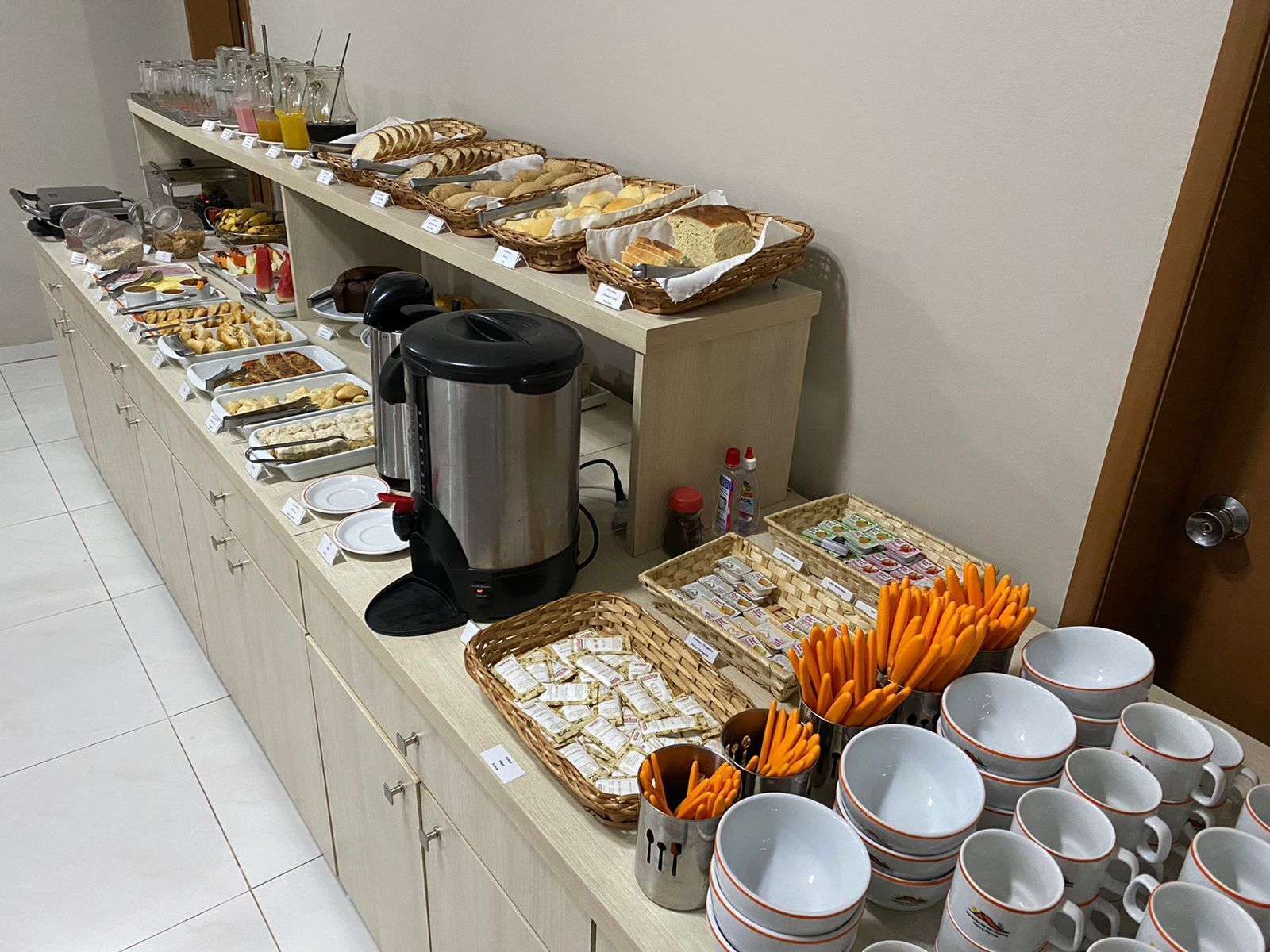 Desayuno continental incluido todos los días 