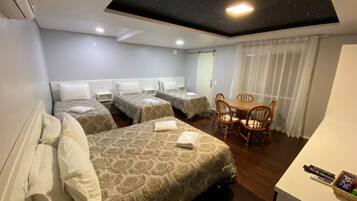 Chambre Exclusive | Bureau, Wi-Fi gratuit, draps fournis