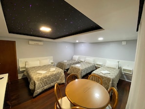 Habitación exclusiva | Escritorio, wifi gratis, ropa de cama y accesible en silla de ruedas