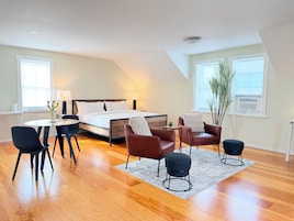 Superior Studio Suite | Hypo-allergenic bedding, down comforters, individually furnished, desk