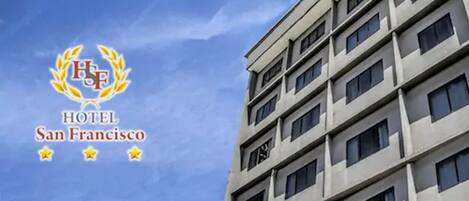 Mặt tiền nơi lưu trú