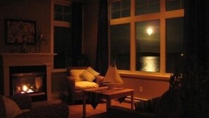 Fireplace - Beach House Comfort (Cocagne)
