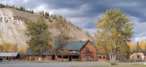 Vista frontal de la propiedad