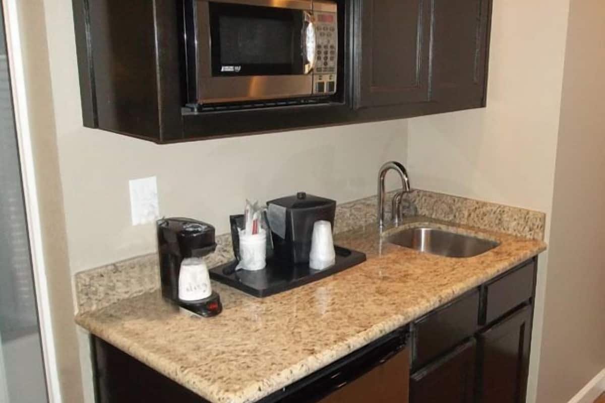 Microwave, coffee/tea maker