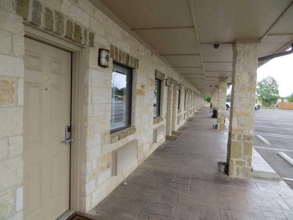 Exterior - Black Gold Inn (Yoakum)
