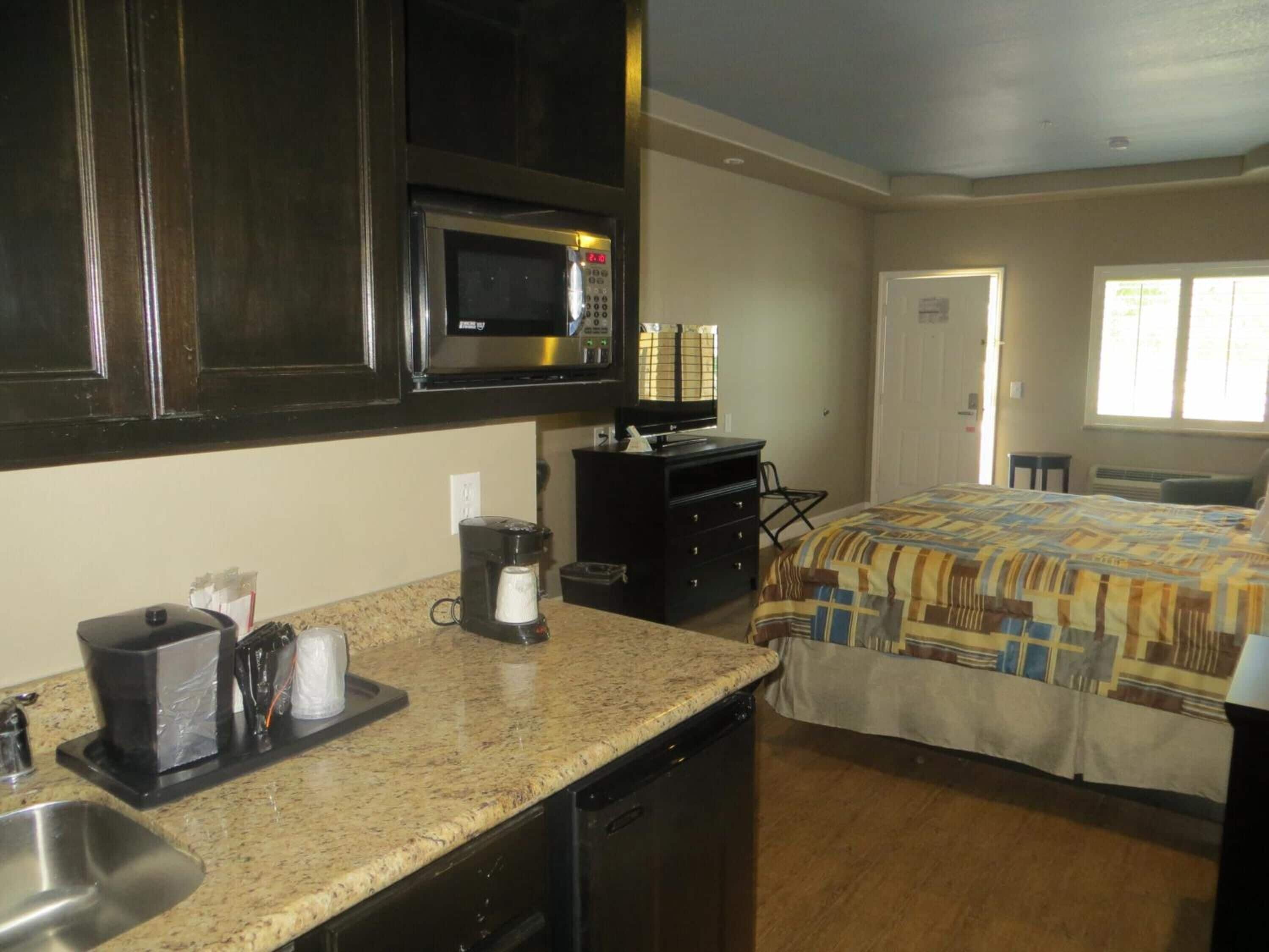 1 bedroom, desk, iron/ironing board, free wired internet