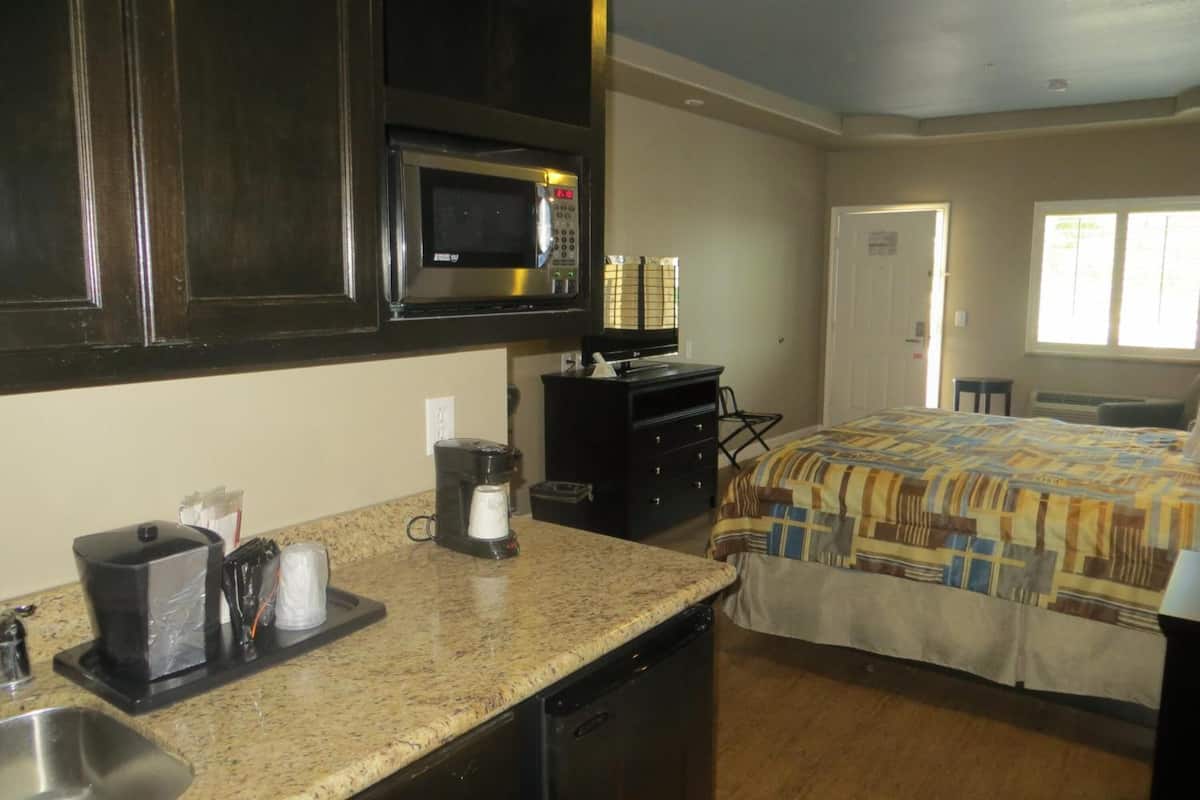 1 bedroom, desk, iron/ironing board, free wired internet