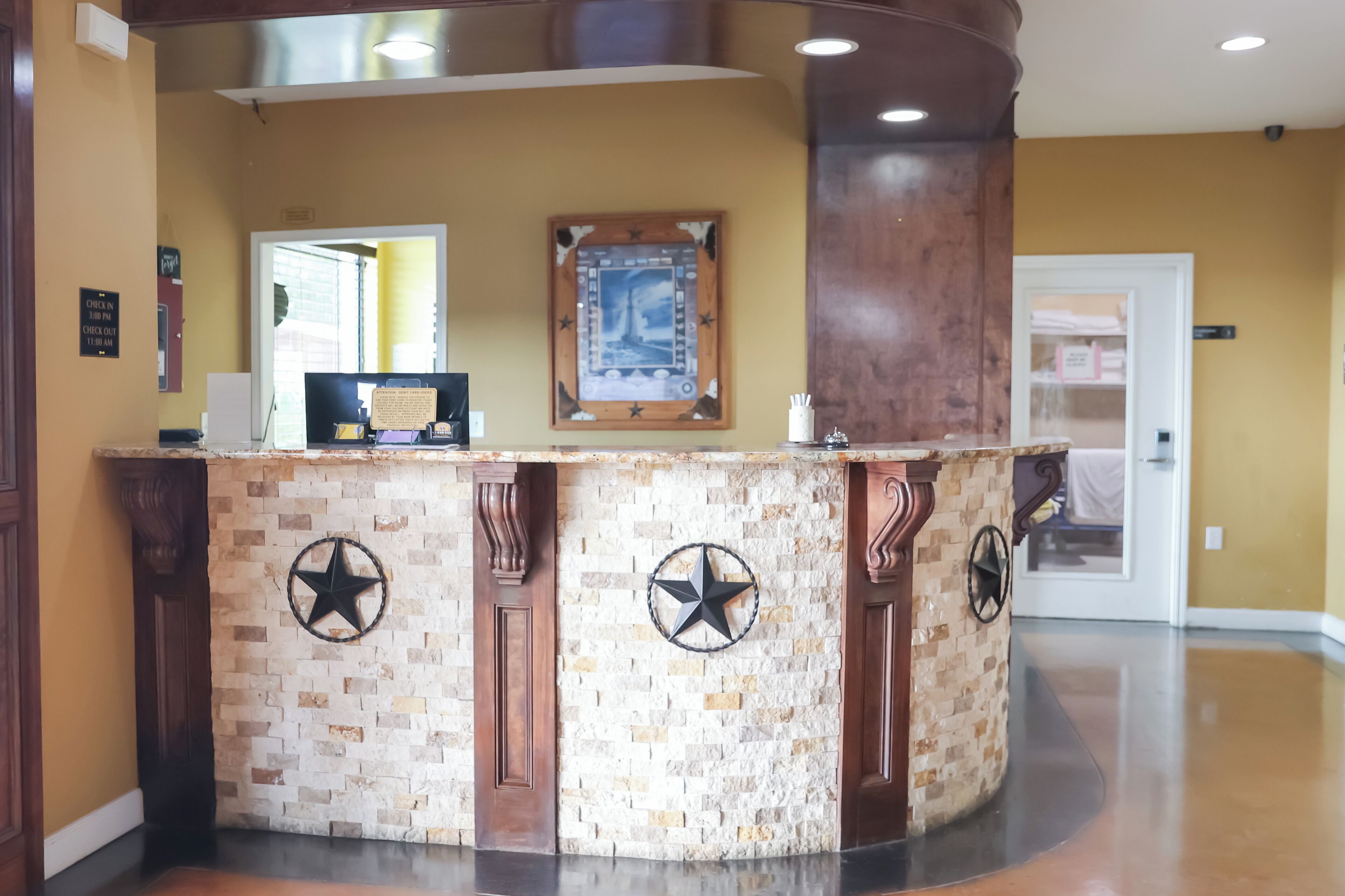 Check-in/check-out kiosk